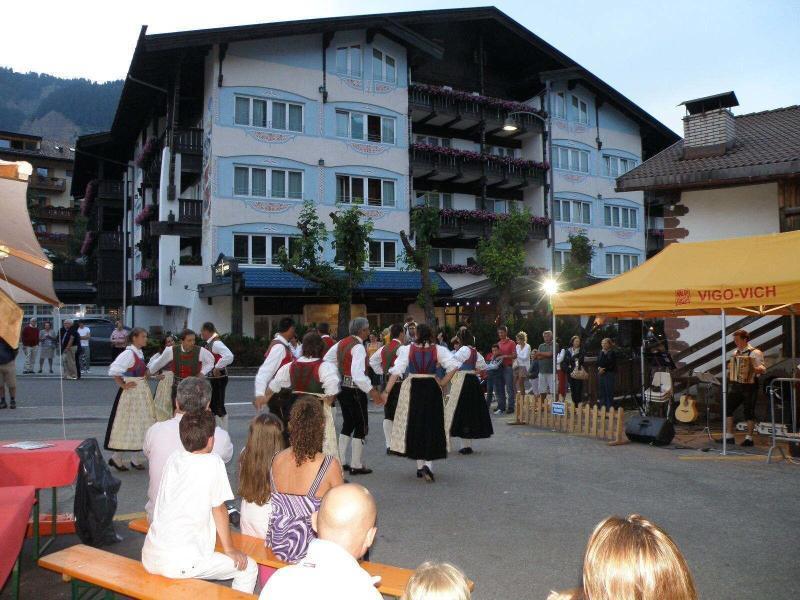 Alpen Hotel Corona Vigo di Fassa Buitenkant foto