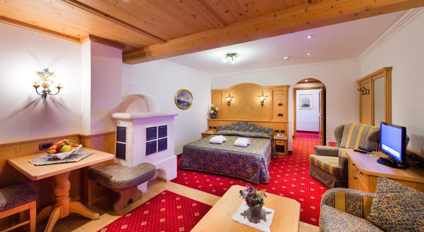 Alpen Hotel Corona Vigo di Fassa Kamer foto